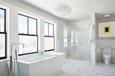 Marble Bathrooms Were Swooning Over Hgtvs Decorating