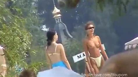 Voyeur Video Of A Naked Busty Blonde Spreading At The Beach Porn Videos
