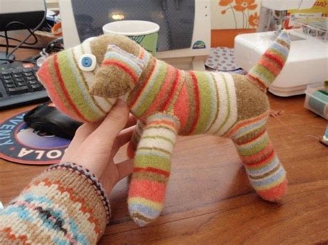 Sock Dog In 2020 Sock Animals Diy Diy Socks Sock Animals Patterns