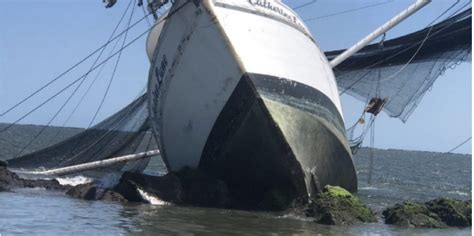 Captain Sets Autopilot Leaves Helm Boat Crashes