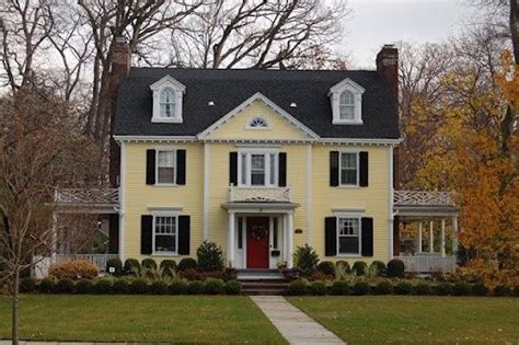 See more ideas about yellow houses, house colors, house exterior. df9943356550b818abaade034b16a134.jpg (512×341) | Yellow ...