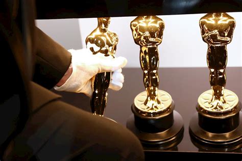 Those moments will be captured live here on oscar.com as we update this full list of oscars 2021 winners as they were revealed both here and on the oscars winners page.if you're looking for more about the 93rd academy awards on oscar sunday, you'll. La ceremonia de los Oscar 2021 se retrasa a abril ...