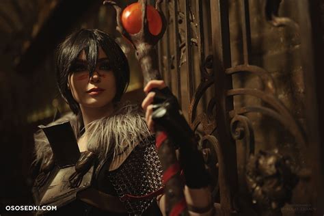 DRAGON AGE II Fem Hawke Алиса Енот Шпигель cosplay naked cosplay