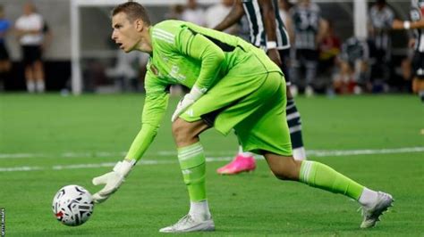 Real Madrid Carlo Ancelotti Says He Will Rely On Andriy Lunin In
