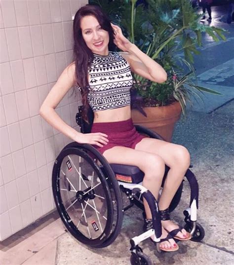 Pin Von Zoey Auf Beautiful Wheelchair Women