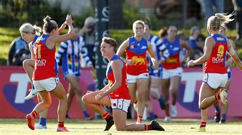 Aflw Round 7 Svarc Magic In Lions Aflw Win Over Kangas
