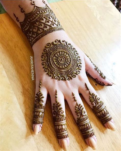 The glamorous back hand mehndi design has been made just for those girls who are desirous of looking beautiful and attractive, especially on festive occasions. Simple and Easy Mehndi Designs for Bridal and Karva Chauth ...