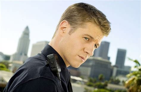 Ben Mckenzie And Amber Tamblyn Star In New Cop Shows The New York Times