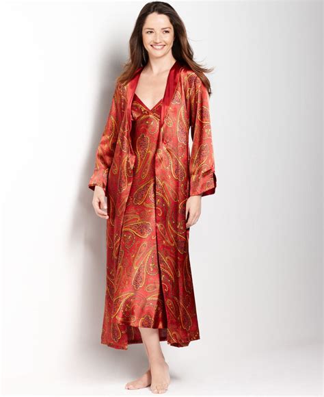 Jones New York Red Fine Paisley Printed Satin Robe In Red Red Fine