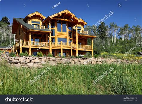 A Modern Log Cabin In The Mountains Stock Photo 90401332