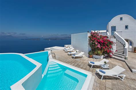 Luxury Escapes Pampering Yourself In Santorini S Resorts Arthatravel Com