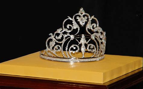 Official Miss Intercontinental Crown Mahkota