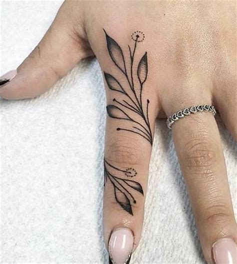 36 Fresh And Sexy Tiny Tattoo Design For Charming Girls Latest