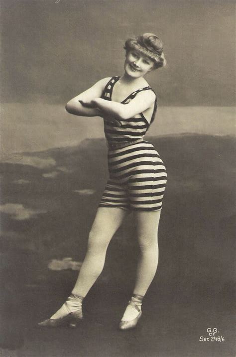 30 Vintage Pics That Defined Womens Bathing Suits In The Early 20th