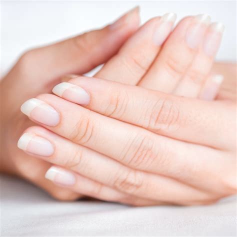 Downward Curved Nail Ends Nail Ftempo