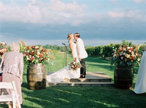 Connecticut Micro Wedding At Saltwater Farm Vineyard Pearl Weddings