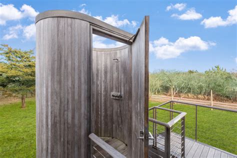 Beat The Heat 5 Cool Outdoor Showers In The Hamptons