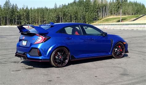 Notice the red honda coupe above. Test Drive: 2017 Honda Civic Type R - TestDriven.TV