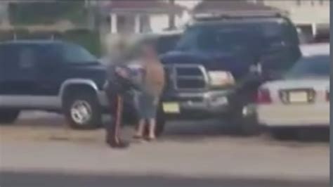 Video Wildwood Police Officer Punches Man In The Face Prosecutors Office Investigating 6abc