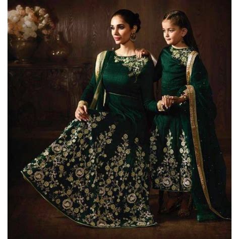 mother daughter designer salwar suit 01 mom daughter outfits mother daughter fashion mother