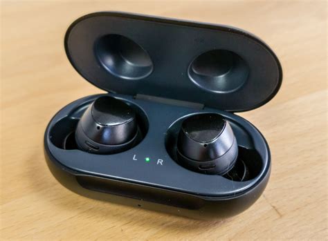 Samsung galaxy buds pro, bluetooth earbuds, true wireless, noise cancelling, charging case, quality sound, water resistant, phantom black (us version). Samsung Galaxy Buds - Machiswala