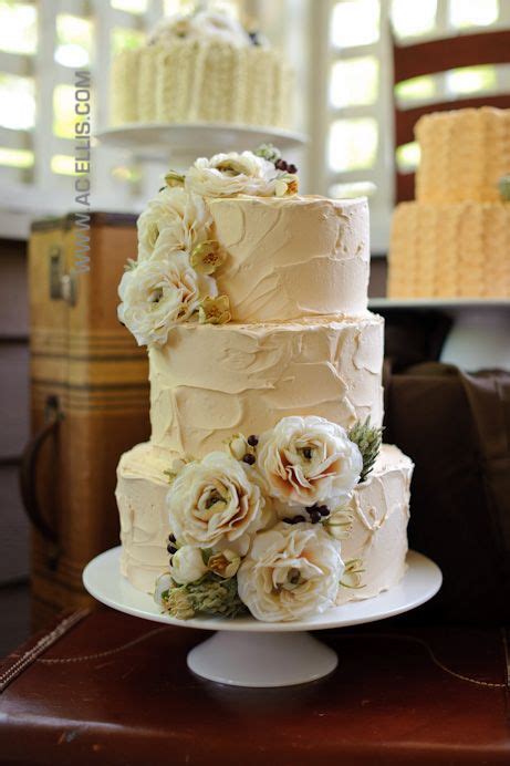 Our Favorite Vintage Wedding Cakes Youre Going To Love The Vintage