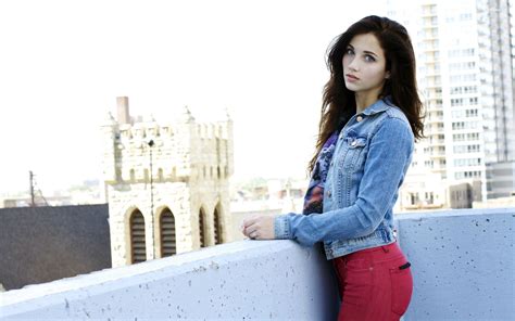 Emily Rudd Wallpapers Top Free Emily Rudd Backgrounds Wallpaperaccess