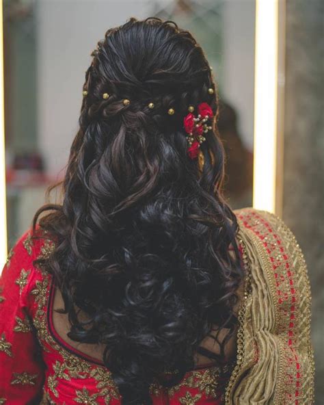 It might be a bit tough to pick the right hairstyle for your reception that would not outshine your wedding day hairstyle, but make you look stunningly. 8 Ways In Which A Bride Can Rock It With Open Hairstyles ...