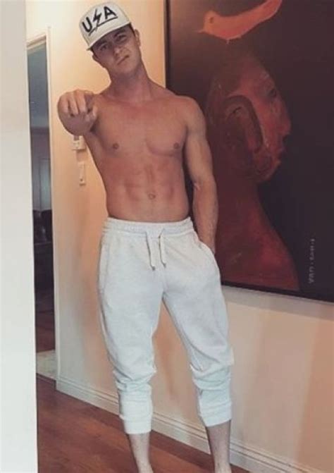Shirtless Shots Of Teen Wolf Star Ryan Kelley Photo Tmz