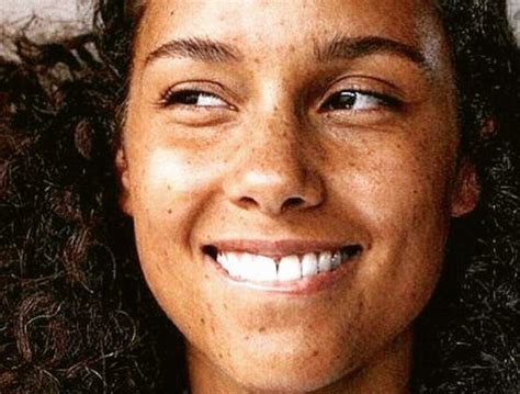 Alicia Keys Looks Unreal In This Stunning No Makeup Photo Photo