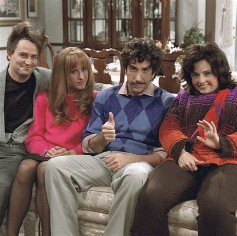 Schwimmer and aniston didn't reprise their roles for any kind of spinoff but some interesting details have been. Chandler, Rachel, Ross and Monica en 2020 | Amis de tv ...