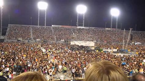Hersheypark stadium hosts concerts for a wide range of genres from artists such as luke bryan, caylee hammack, and. Bruno Mars intermission (the wave) - Hersheypark Stadium - July 12, 2014 - YouTube