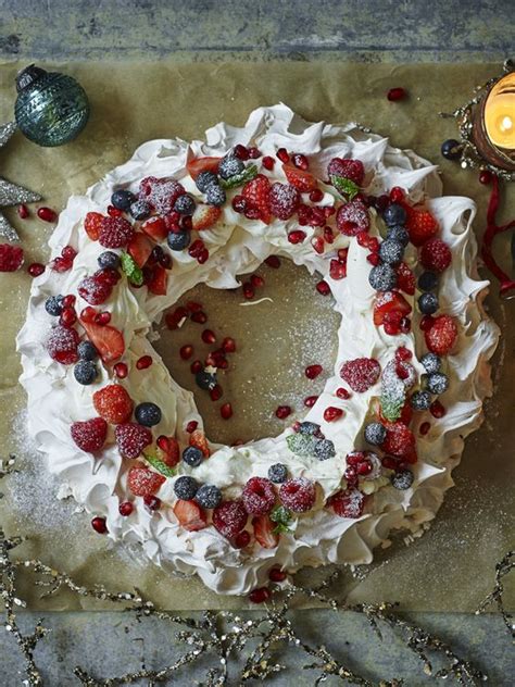 Here's a selection of her best christmas recipes that you can use to feed the whole family. 8 Best Christmas Desserts - Recipes And Christmas Treats ...