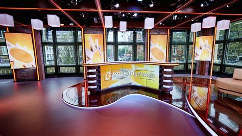 Pratite novosti iz svijeta, tv raspored i priče iz svijeta slavnih i poznatih. RTL | 'RTL Boulevard' viert overwinning van de Oranje ...