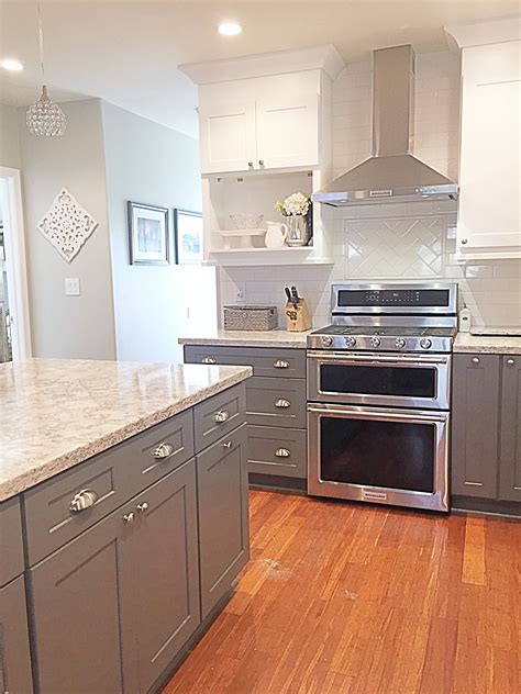 Grey Modern Two Tone Kitchen Cabinets 》𝐇𝐚𝐫𝐬𝐡𝐢𝐭 𝐉𝐚𝐢𝐬𝐰𝐚𝐥 𝐡𝐚𝐫𝐬𝐡𝐢𝐭𝐣𝟏𝟖𝟑