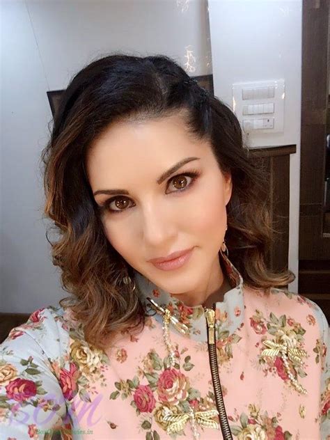 One Of The Most Beautiful Selfie Of Sunny Leone Photo One Of The Most Beautiful Selfie Of