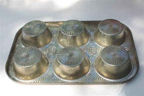 Vintage Ekco Ovenex Starburst Pattern Textured Metal Muffin Or Cupcake Pan