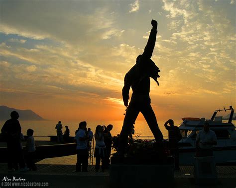 Skillful, charismatic, and flamboyant vocalist who achieved global fame as the frontman with british rockers queen. Freddie mercury pictures | Wallpaper Fun