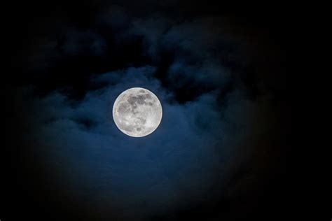 Full moon's notorious coronaverse expands ane. Full Wolf Moon Eclipse Will Be Visible In The Sky Tonight - UNILAD