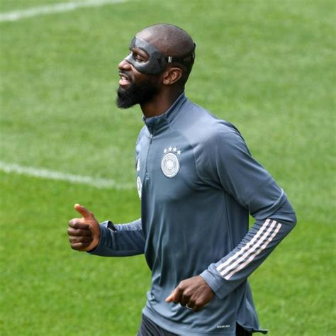 Rüdiger spielt auch bei der em mit gesichtsschutz. Allemagne : Antonio Rüdiger, le soldat masqué - L'Équipe