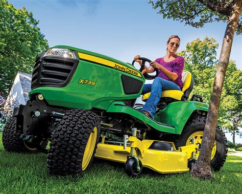 John Deere Signature Series X700 Tractor X739