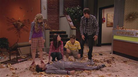 It offers original content, content newly aired on cbs's broadcast properties, and content from the viacomcbs library. Watch iCarly Season 2 Episode 4: iHurt Lewbert - Full show ...