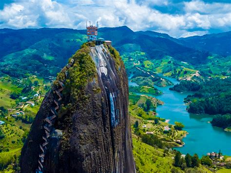 Guatapé Uno De Los Pueblos Más Coloridos De Colombia Paque Vea Oriente