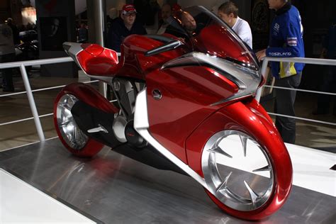 10 Futuristic Motorcycle Concepts That Will Blow You Away