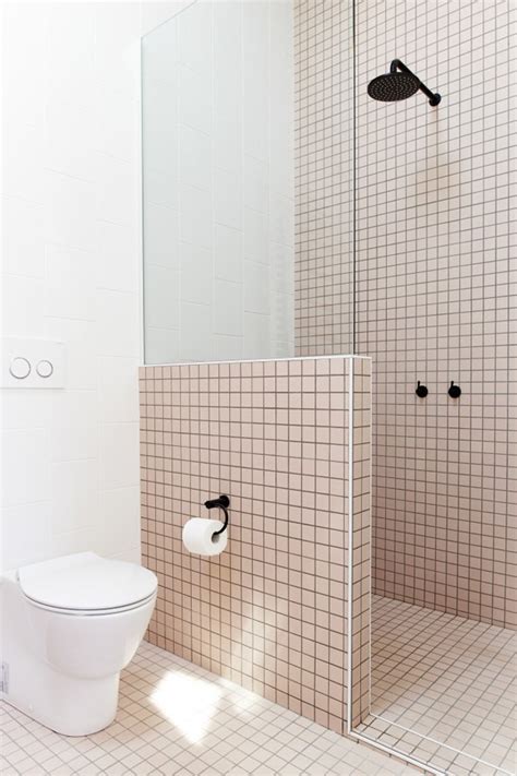 I've been holding out on posting a big blog reveal because i'd submitted it to apartment therapy for their before & after section and was waiting to hear back on whether they'd planned to. Pink bathroom tiles the modern way - COCO LAPINE ...