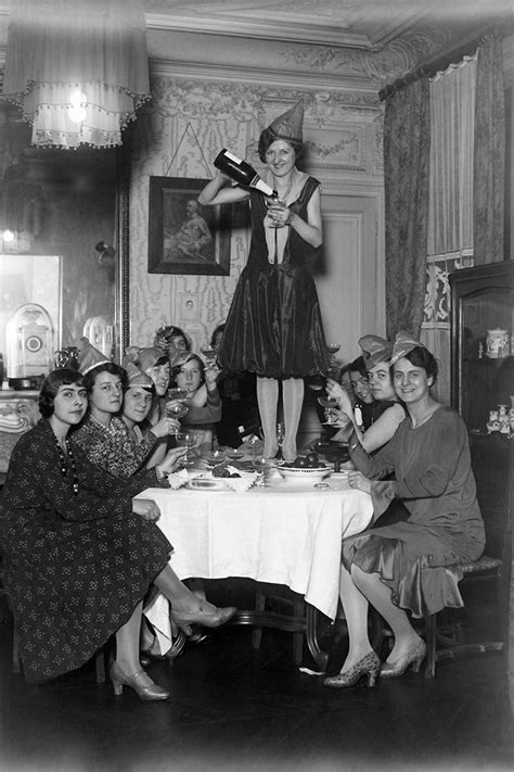 Tri Delta Sorority Party Girls Texas Univ Vintage 1944 Photo Smoking Drinking Fraternity