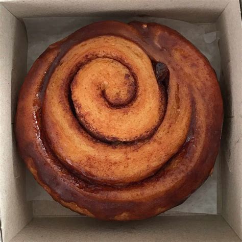 This Woman Is Baking Giant Cinnamon Rolls To Raise Money For The Oregon