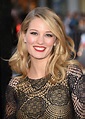 Ashley Hinshaw picture