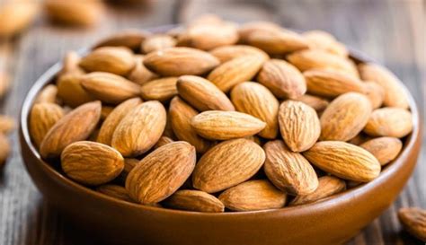 Diriku yakin, engkau bukanlah kacang yang lupa akan kulitnya. Empat Manfaat Almond untuk Kesehatan - Tribunnews.com