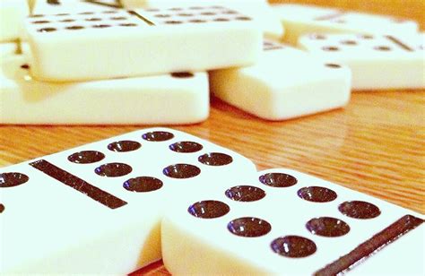 How To Play Dominoes Plus Learning Benefits For Kids Homeschool Super